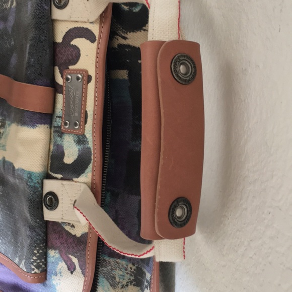 Italian print canvas Handbag - Picture 5 of 7